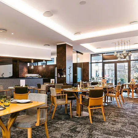 Western Premier International 4*