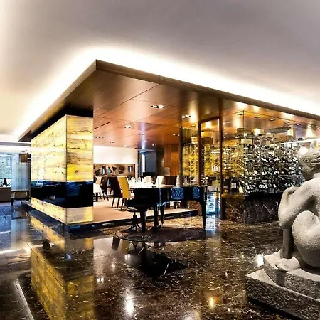 Hotel International